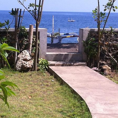 Amed Sari Beach Guesthouse Exterior foto