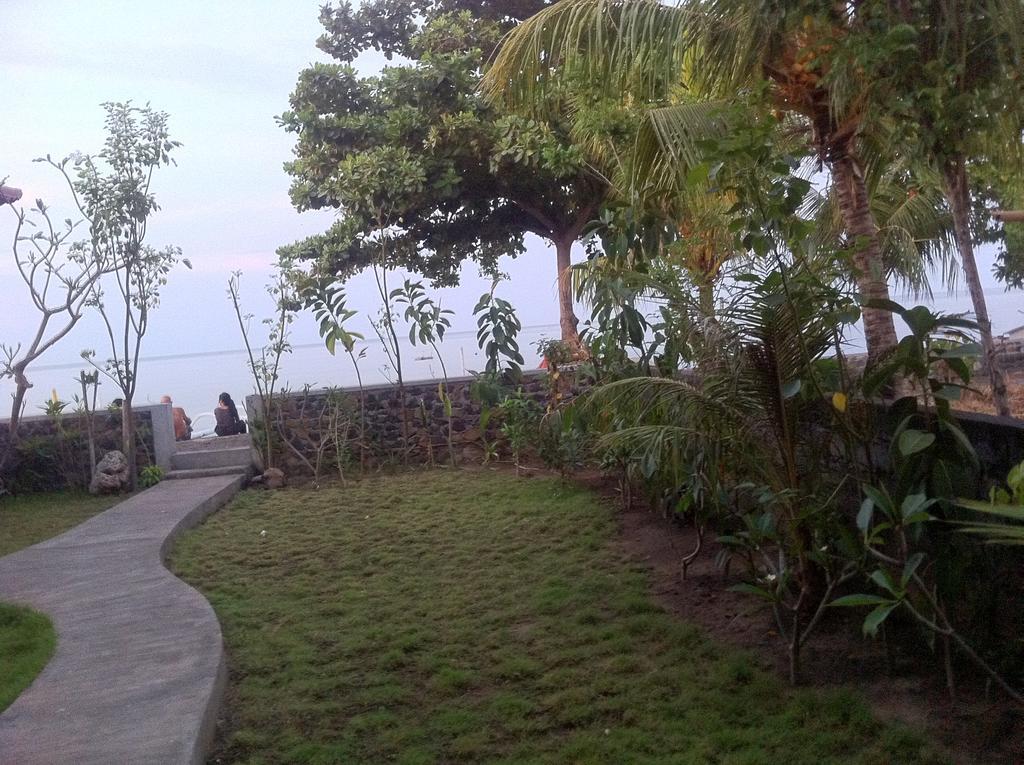 Amed Sari Beach Guesthouse Exterior foto