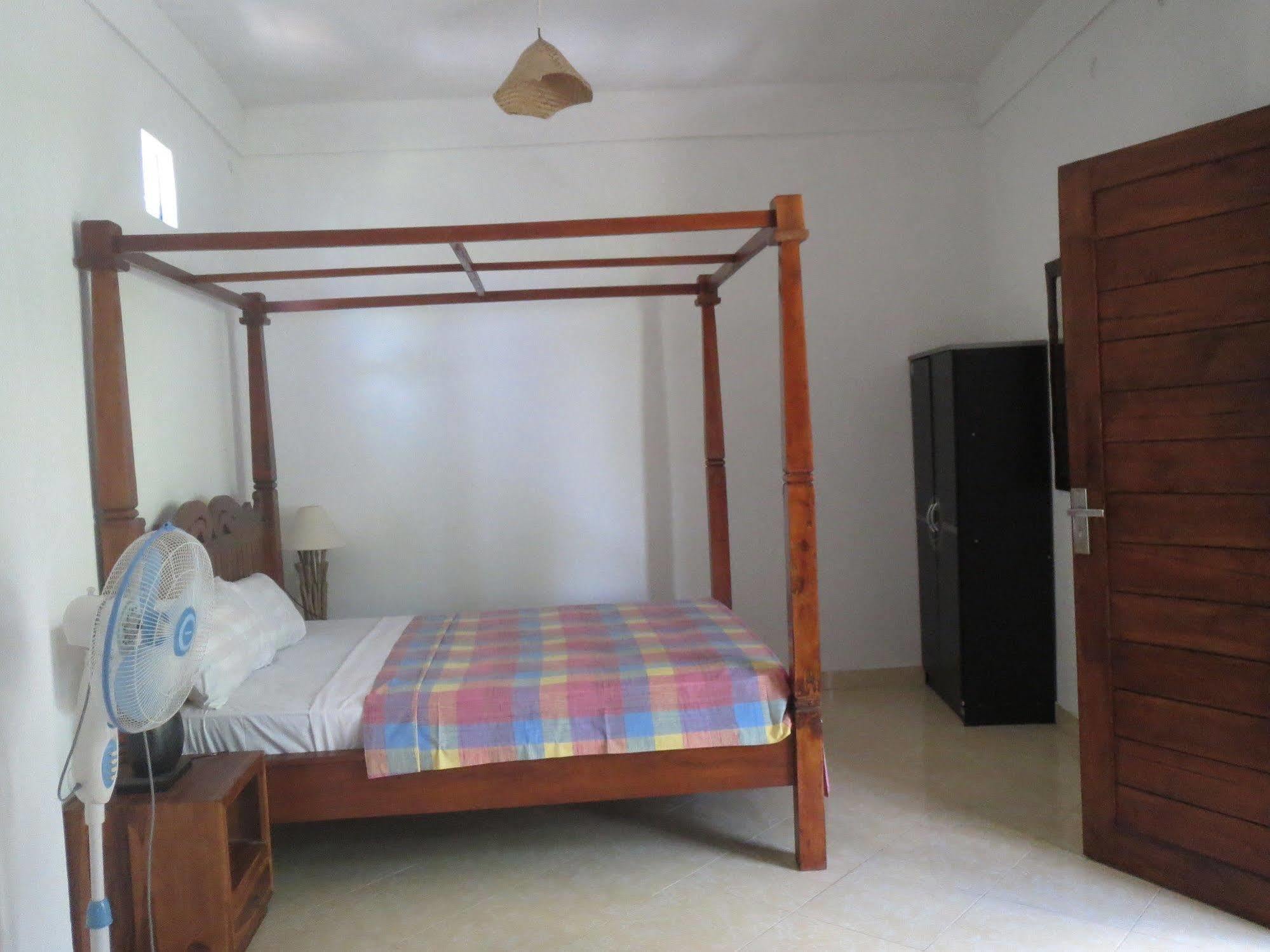 Amed Sari Beach Guesthouse Exterior foto