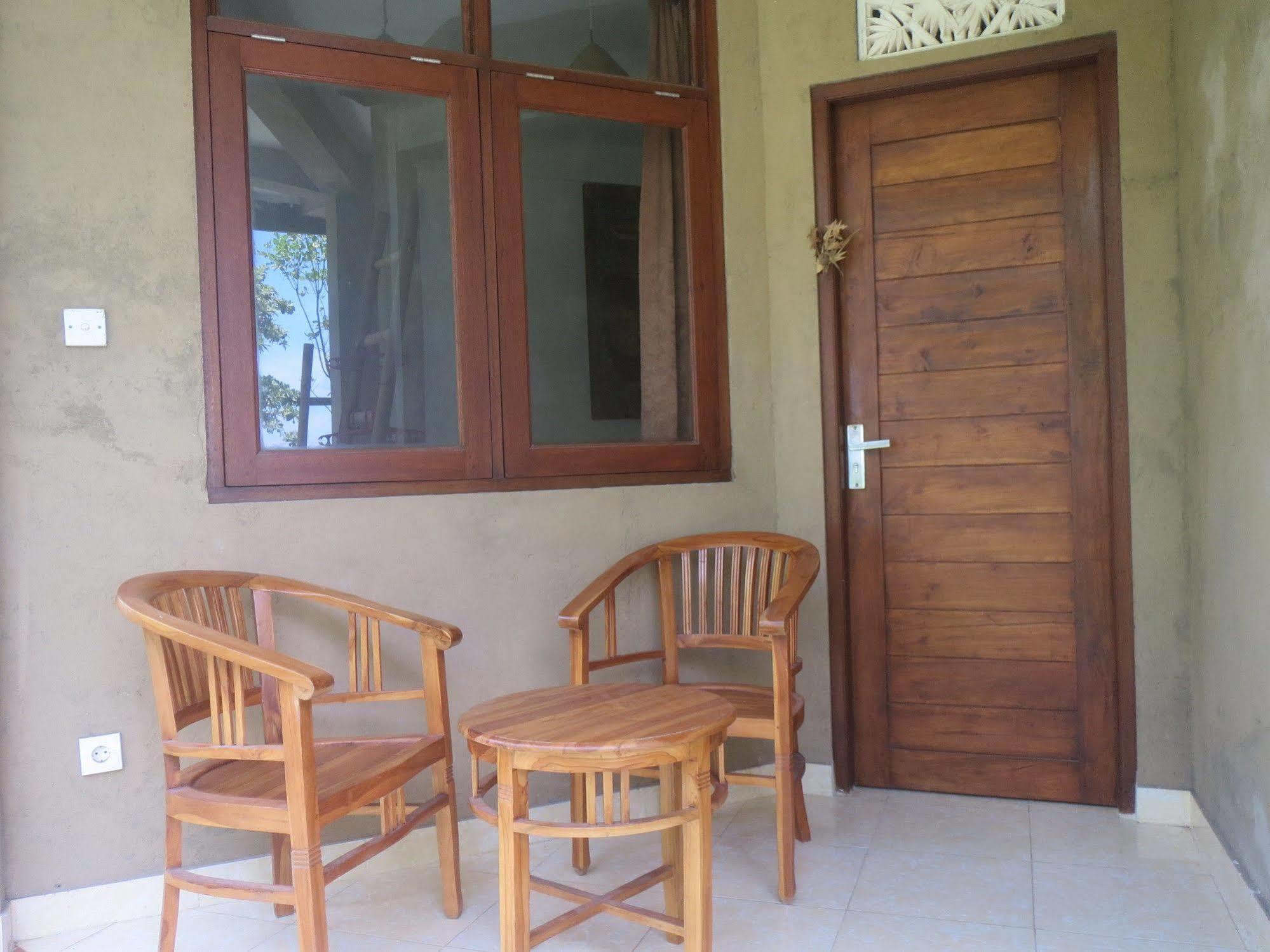 Amed Sari Beach Guesthouse Exterior foto
