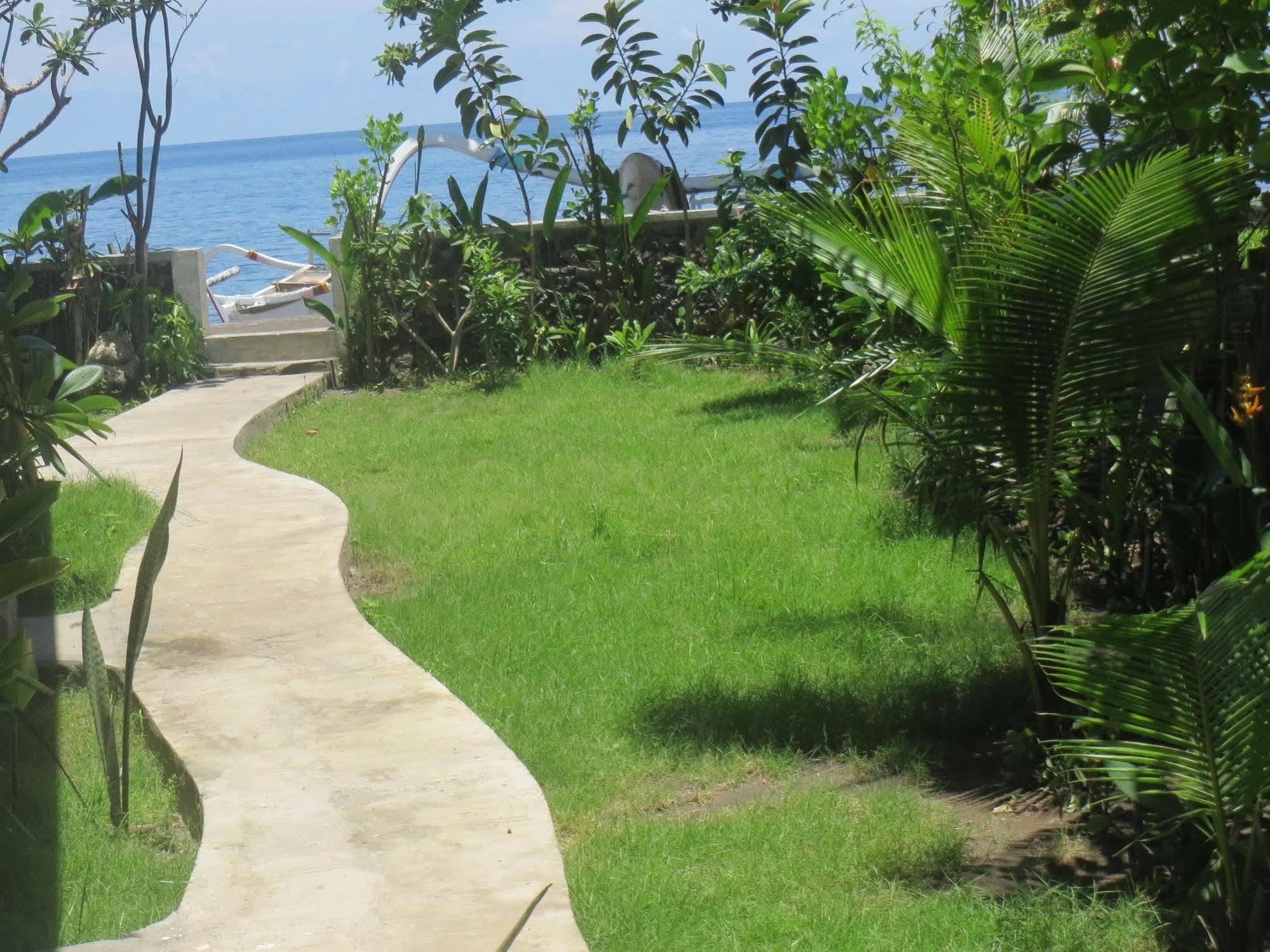 Amed Sari Beach Guesthouse Exterior foto