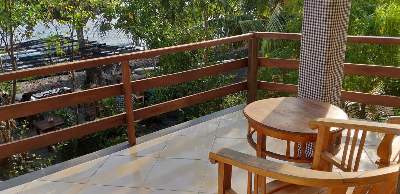 Amed Sari Beach Guesthouse Exterior foto