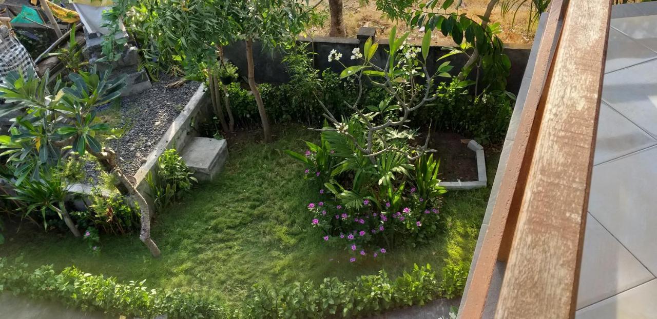 Amed Sari Beach Guesthouse Exterior foto