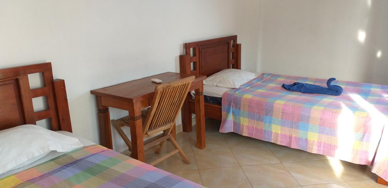 Amed Sari Beach Guesthouse Exterior foto